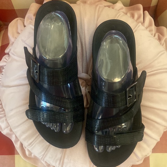 Vionic Shoes - 🎀 Vionic Black Sandals - Cute and Comfortable